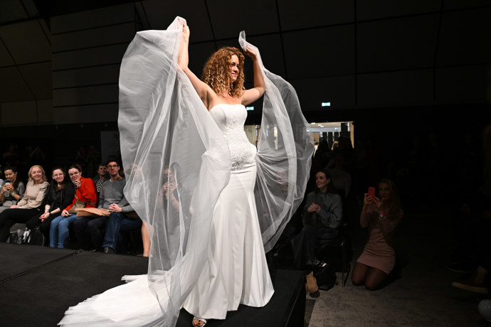 FOTO: Kateřina Pechová si svatební veletrh užívala plnými doušky. – stránka 4