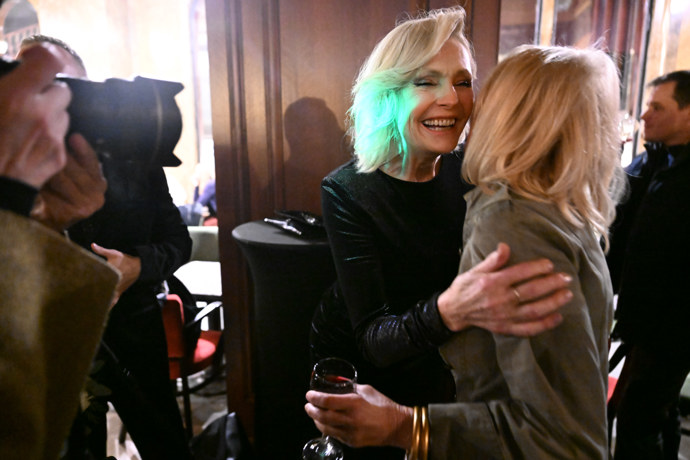 FOTO: Veronika Žilková přivítala Helenu Vondráčkovou. – stránka 11