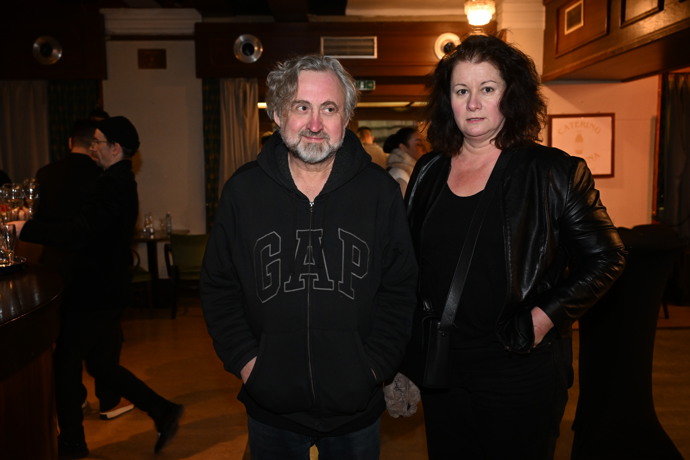 FOTO: Jan Hřebejk dorazil na premiéru v mikině. – stránka 70