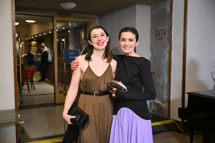 FOTO: Sarah Haváčová byla samý úsměv. – stránka 47