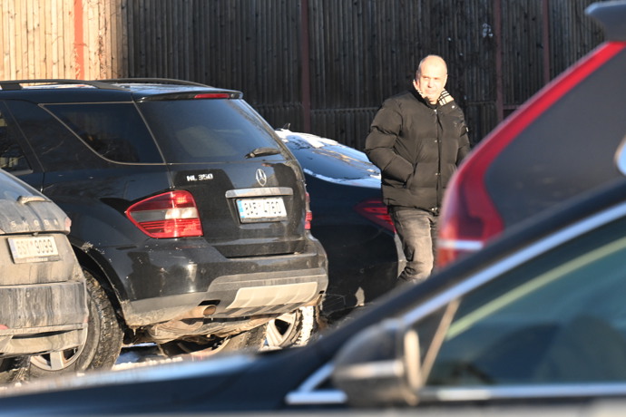 FOTO: Petr Rychlý kráčí na smuteční kar Pavla Nečase. – stránka 24