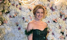 Krásná Vendula je o 27 let mladší. 