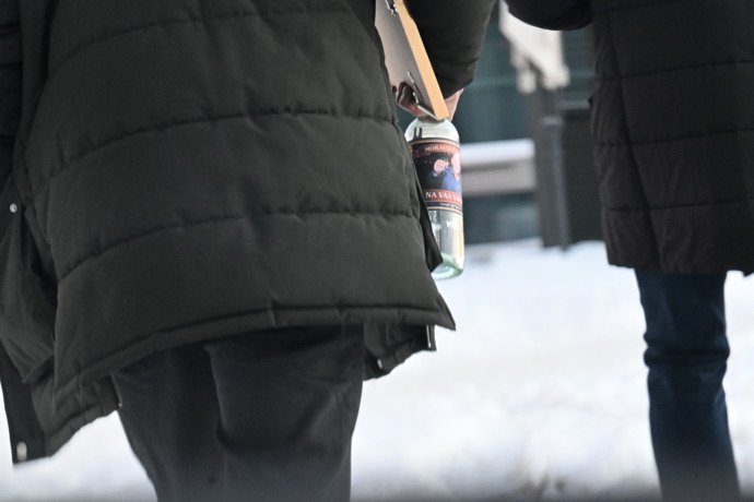 FOTO: Hosté přinesli lahev s podobiznou Pavla Nečase. – stránka 19