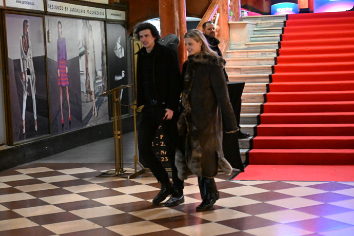 FOTO: Simona Lewandowská byla na premiéře Metoda Markovič: Straka. – stránka 4