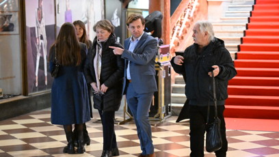 FOTO: Petr Lněnička s maminkou a otcem v pražské Lucerně.