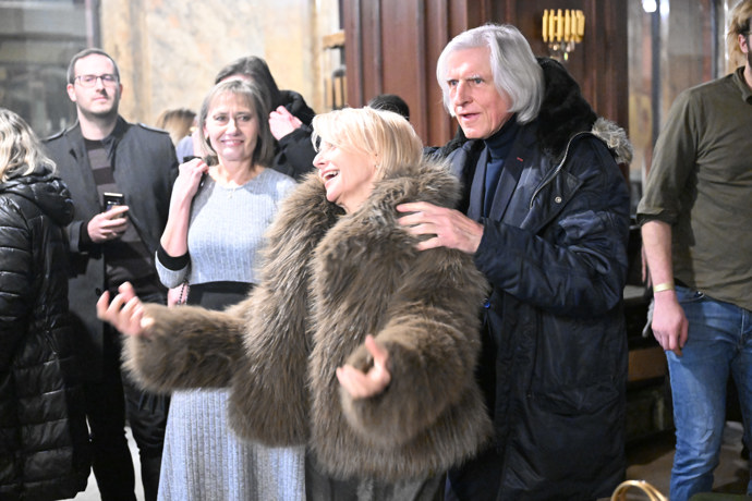 FOTO: Ivan Hubáč se o svou milovanou Veroniku Žilkovou hezky staral. – stránka 13