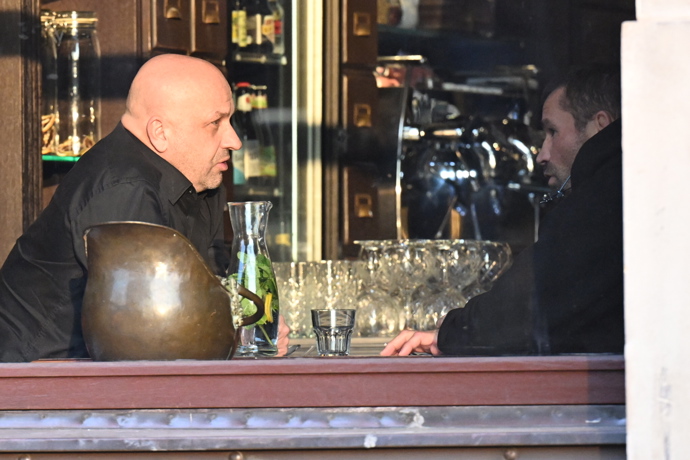 FOTO: Karlos Vémola měl schůzku. – stránka 30