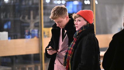 FOTO: Mišík na telefonu.