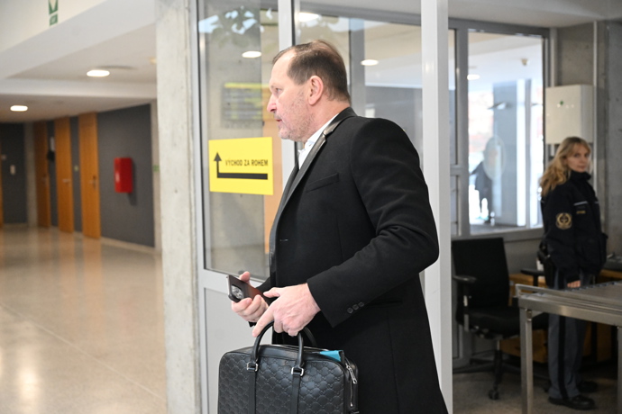 FOTO: Jaromír Soukup neměl dobrou náladu. – stránka 34