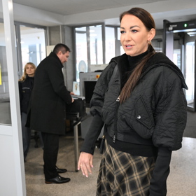 Agáta Hanychová dorazila v dobré náladě.