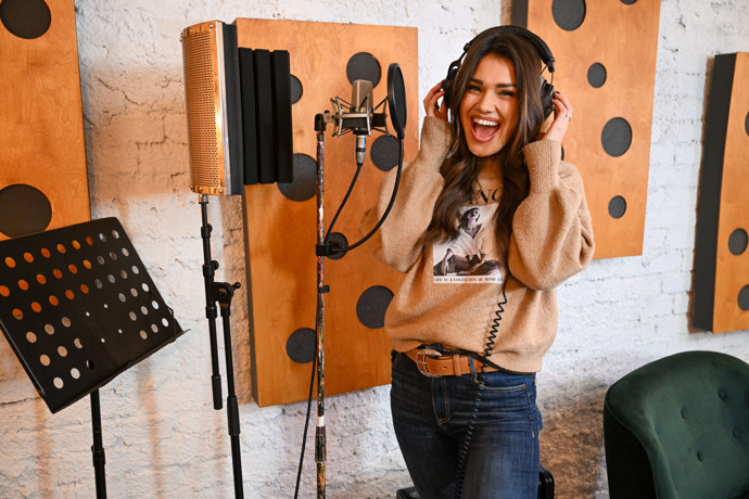 FOTO: Zpěvačka Andrea Kalousová. – stránka 2