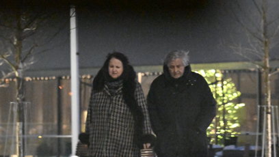 FOTO: Zdeněk Žák odchází ze smuteční hostiny.