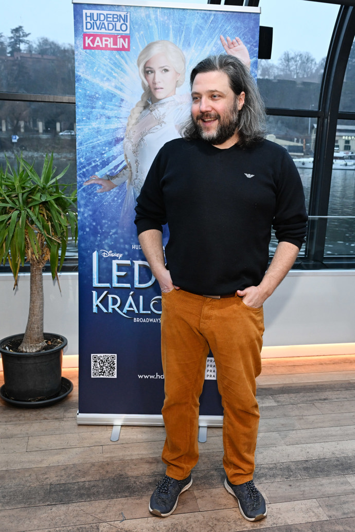 FOTO: Felix Slováček mladší na akci k Ledovému královstvsí. – stránka 23