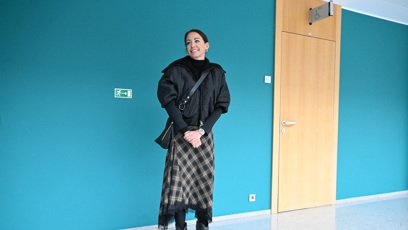 FOTO: Agáta Hanychová odcházela ze soudní síně s úsměvem.