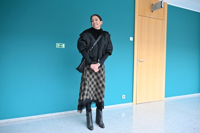 FOTO: Agáta Hanychová odcházela ze soudní síně s úsměvem. – stránka 20