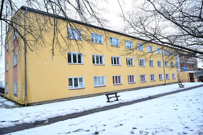 FOTO: V internátu ve Stochově pobýval Jiří Straka. – stránka 13