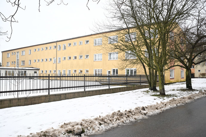 FOTO: Budova bývalého internátu ve Stochově. – stránka 12