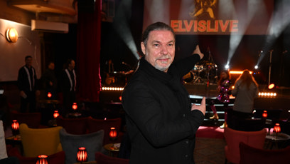 FOTO: Petr Kolář ve společnosti.