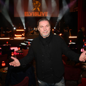 Petr Kolář navštívil koncertní show k nedožitým 91. narozeninám Elvise Presleyho. 