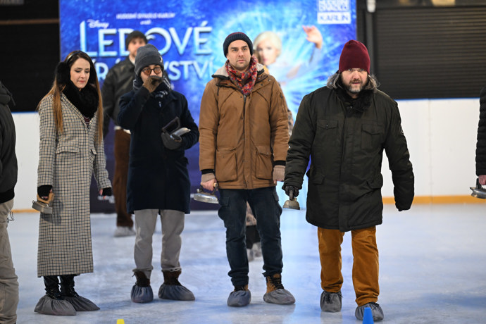 FOTO: Felix Slováček mladší a Ondřej Rychlý při hře. – stránka 12