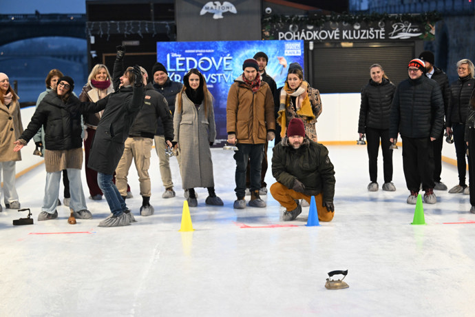 FOTO: Eva Burešová se raduje. – stránka 11