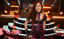 Eva Toulová ve společnosti. 