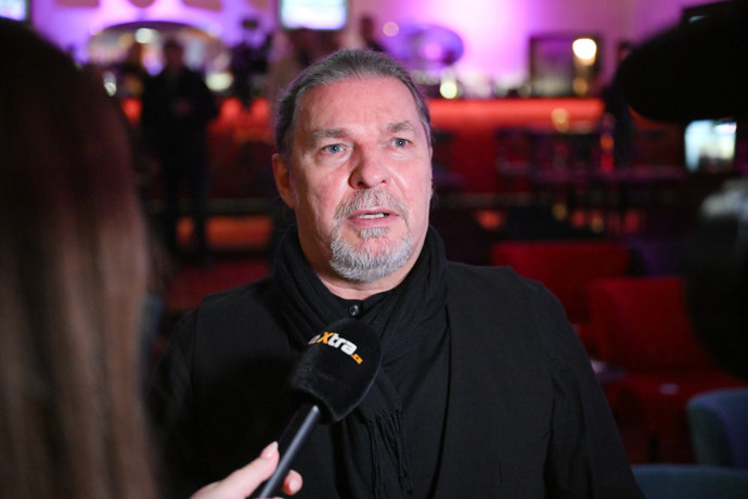 FOTO: Petr Kolář v rozhovoru pro eXtra.cz. – stránka 1