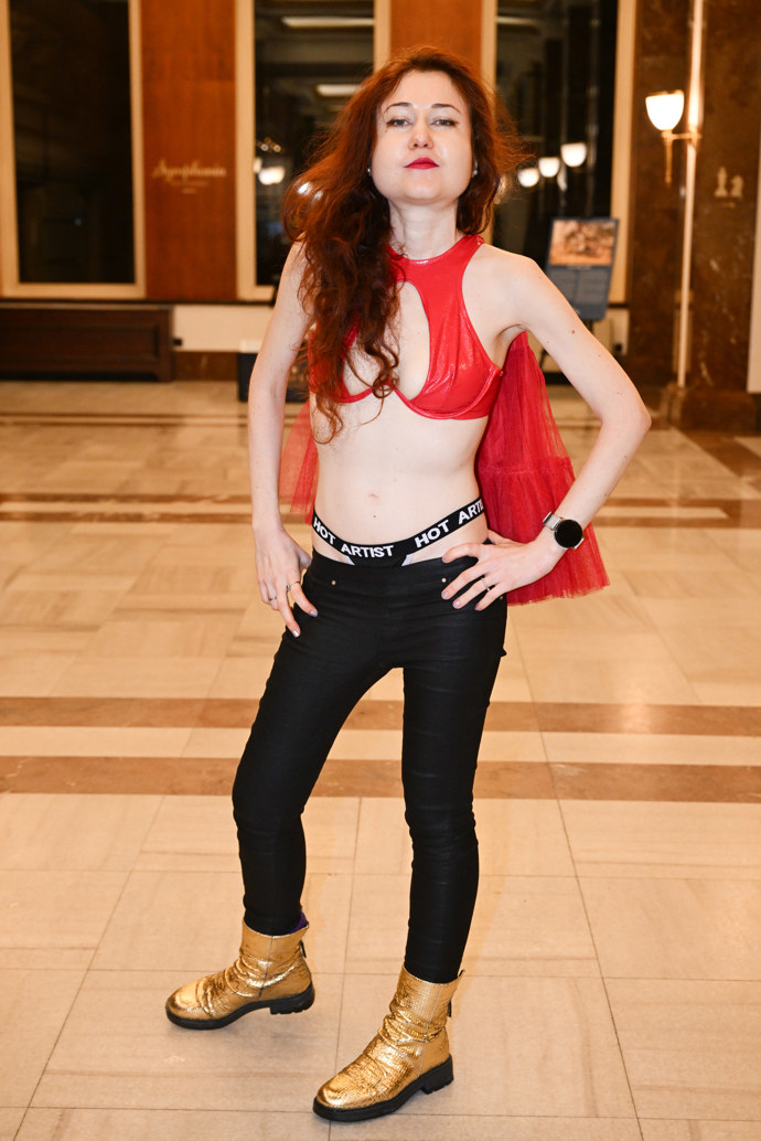 FOTO: Eva opět zaujala svým outfitem. – stránka 7