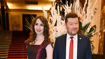 FOTO: Tomio Okamura se svým doprovodem.