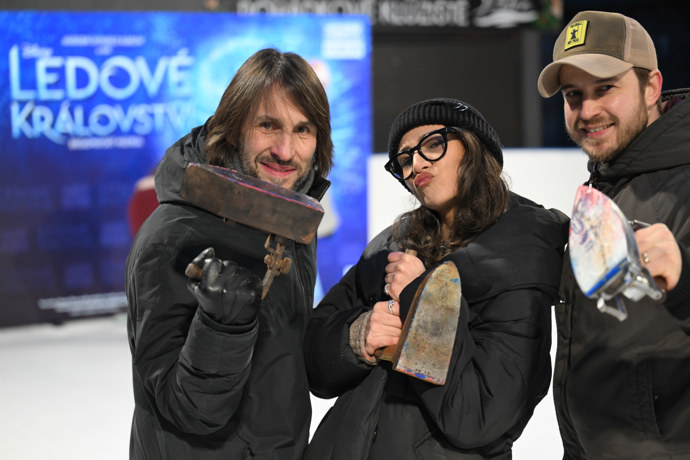 FOTO: Eva Burešová se svým týmem. – stránka 4