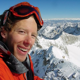 Po událostech v kaňonu Aron dobrodružných výprav nezanechal. Zdolal například nejvyšší horu jižní Ameriky Aconcaguu. Už ale dává vědět, kde je, pro případ, že by se mu zase něco přihodilo.