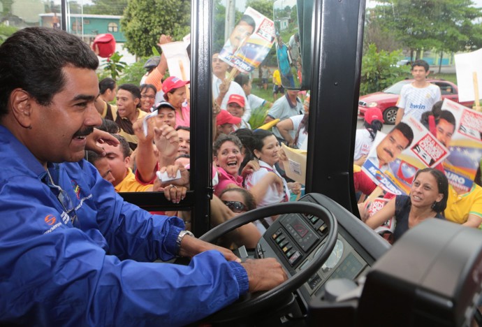 FOTO: Nicolás Maduro začínal jako řidič autobusu. – stránka 3