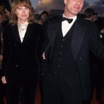 Takto se Amy a Ed vymódili na Zlaté Globy v roce 1996 a hereččin stylista bez rozpaků přiznává, že se jejich outfity letos inspiroval.