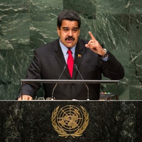 Spojené státy americké zaútočily na Venezuelu. Prezident Maduro byl unesen. 