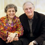 Manželé Aldovi si pořídili celkem tři dcery - Eve, která je psycholožkou, Elizabeth, učící děti se speciálními potřebami, a Beatrice, jež coby herečka kráčí v tátových stopách.