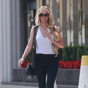 Dokonce si kvůli ní vyhlédla byt v lokalitě, kde by ji mohla snadno venčit. Po narození prvního dítěte se ale její vztah ke kdysi milovným psům změnil.