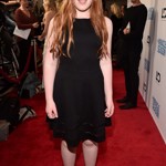 Makena Carnahan, která zdědila podobu po tátovi, pomalu kráčí v máminých stopách.