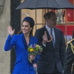 Dal tím podle odbornice na řeč těla jasně najevo, že rád sleví ze svého vysokého statutu, aby potěšil svou drahou polovičku.