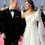 Během něj se Kate nenápadným gestem pokusila iniciovat Williama k tomu, aby ji chytil za ruku.