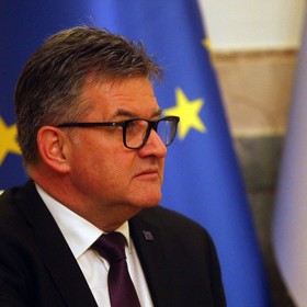 Miroslav Lajčák si měl dopisovat s Jeffreym Epsteinem. 