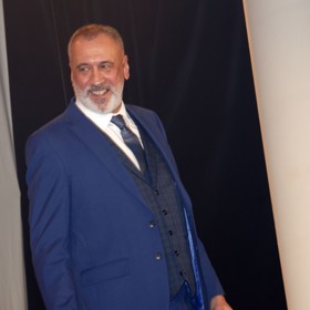 David Suchařípa je známý herec. 