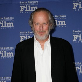 Daniel Stern v posledních letech hraje jen zřídka. Většinu času tráví na své citrusové farmě nebo tvorbou bronzových soch.