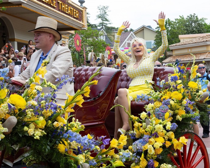 FOTO: Dolly Parton neztrácí elán.
