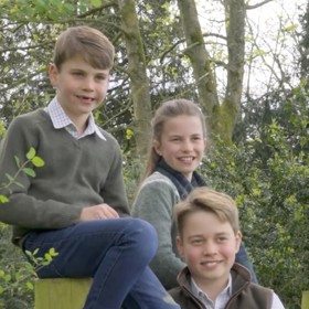 To obnáší vedle vzájemné důvěry a bezpečného domova také častý pobyt v přírodě, který zdravě rozvíjí ducha i vzájemnou spolupráci. Na rozdíl od sezení u telefonu nebo televize.