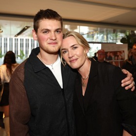 Kate a Joe mají velmi pěkný vztah, který teď povýšili na pracovní úroveň. A to vzdor faktu, že Joe se při psaní scénářů inspiruje rodinnými problémy.