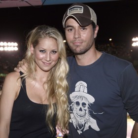 Ač jim škarohlídi nedávali mnoho šancí, pár spolu vydržel 24 let a pořídil si čtyři děti.