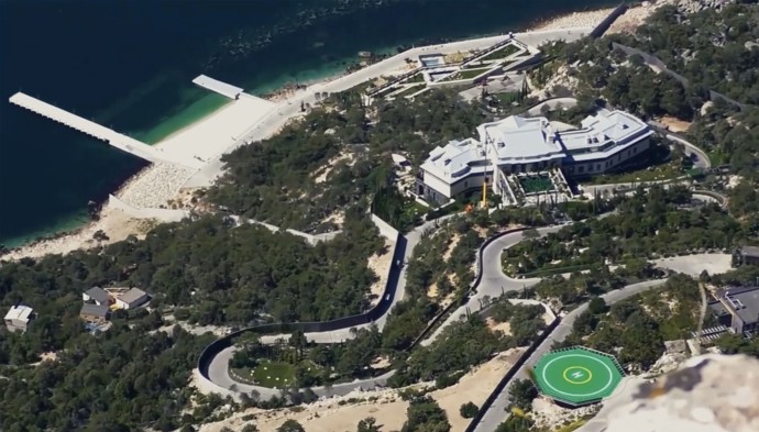 FOTO: Pohled na luxusní sídlo na Krymu z výšky. – stránka 5