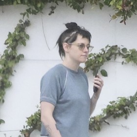 Kristen Stewart je zase k nepoznání.