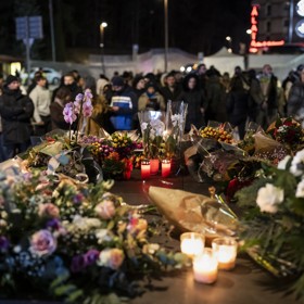 Na místě vzniklo pietní místo.