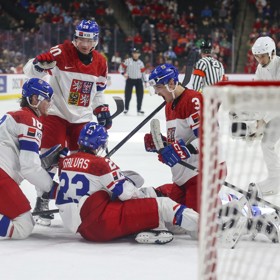 Galvas svým "kopnutým" gólem zařídil týmu vítězství.